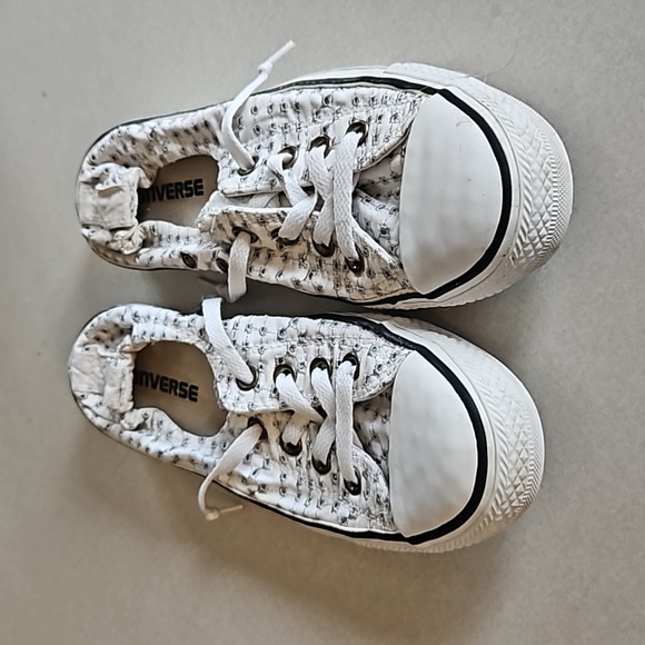 Converse white and silver slip ons - Picture 1 of 14